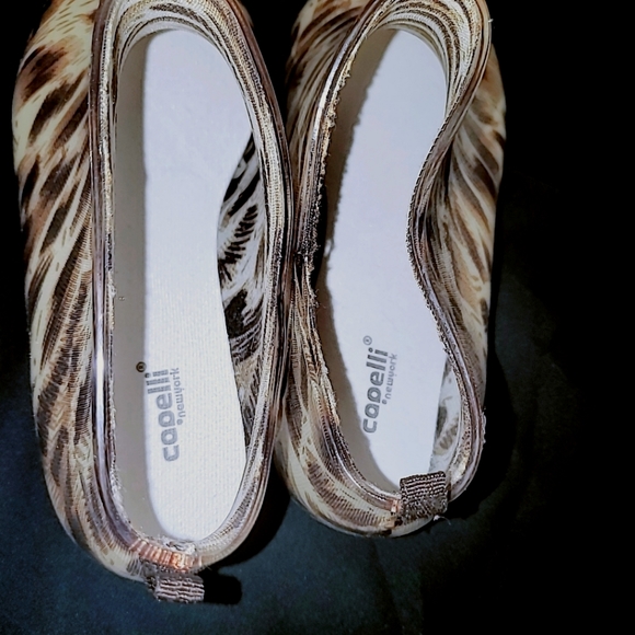 A CAPELLI RUBBER SHOES. Size 8 - Picture 6 of 8